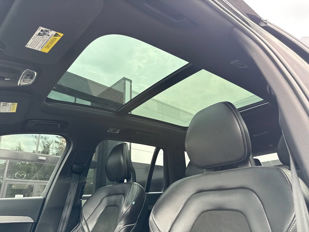 Used 2017 Volvo XC90 T6 R-Design w/ Climate Package AWD/4WD image 19