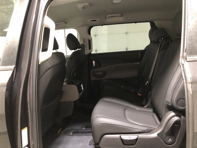 New 2026 Kia Carnival EX image 17