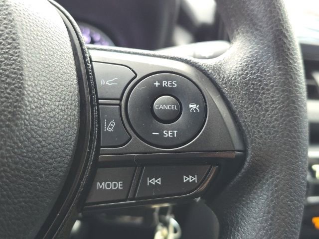 Used 2021 Toyota RAV4 LE image 18