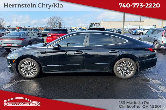 Used 2023 Hyundai Sonata Limited w/ Cargo Package image 4