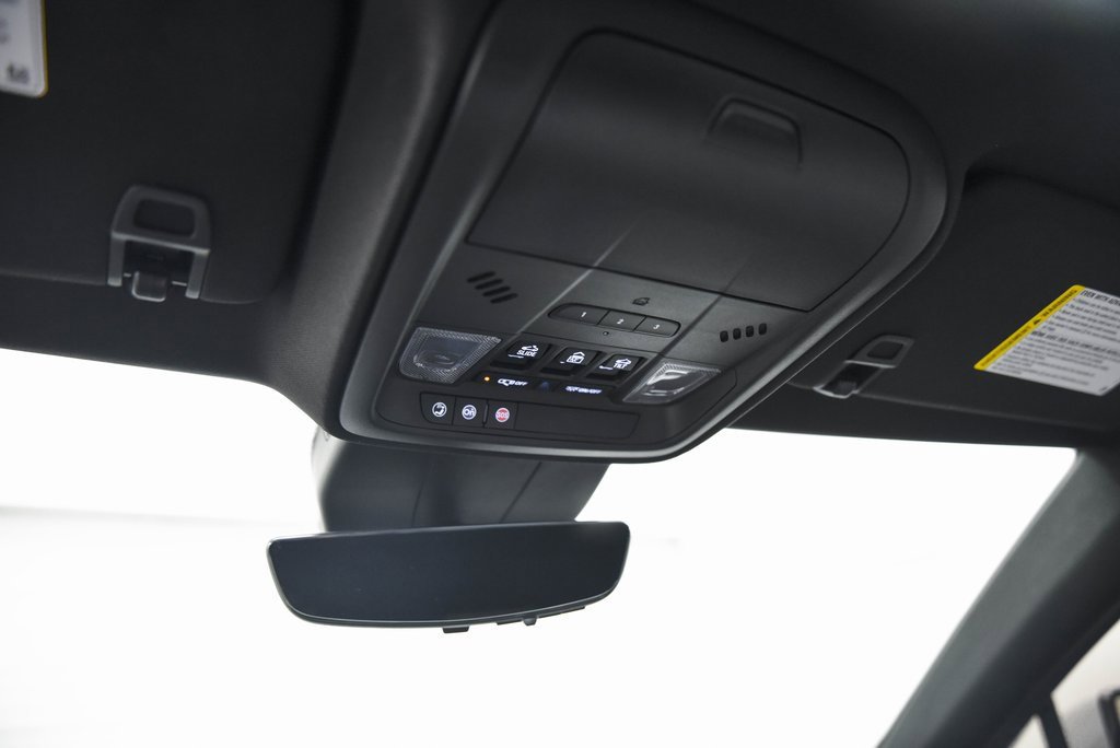 Used 2025 Cadillac XT4 Sport image 18