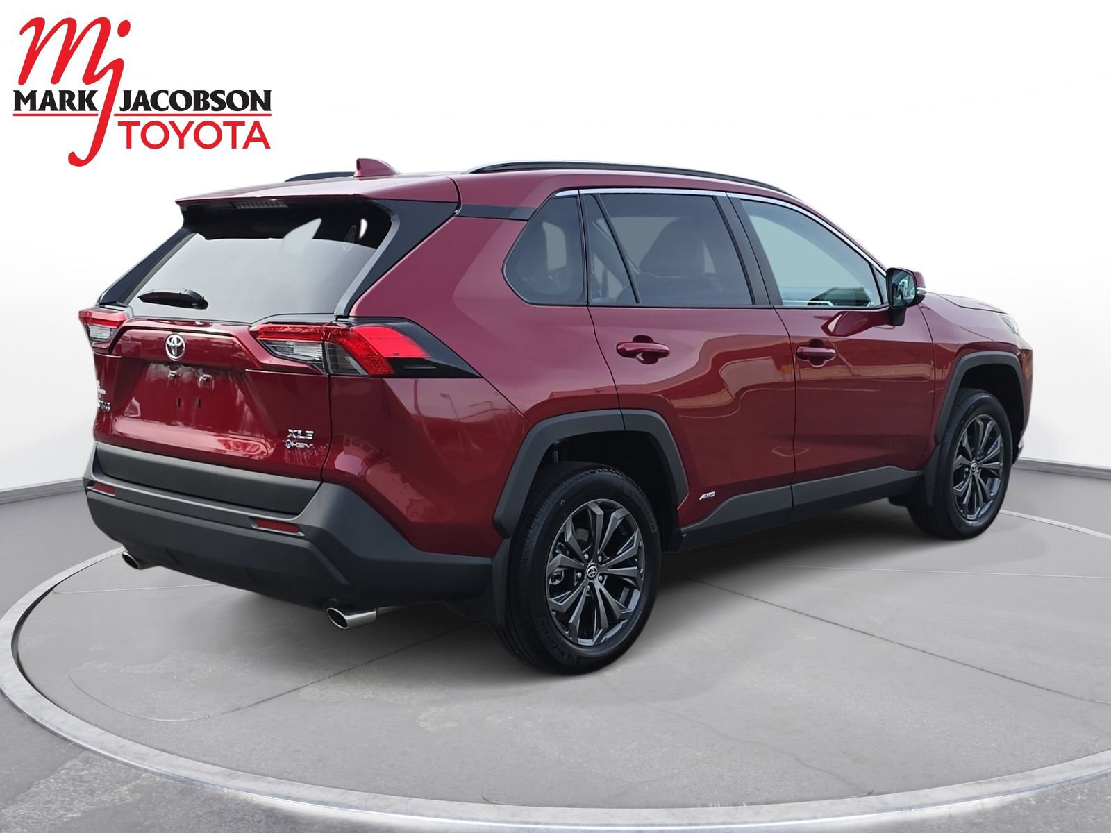 Used 2025 Toyota RAV4 XLE Premium image 10