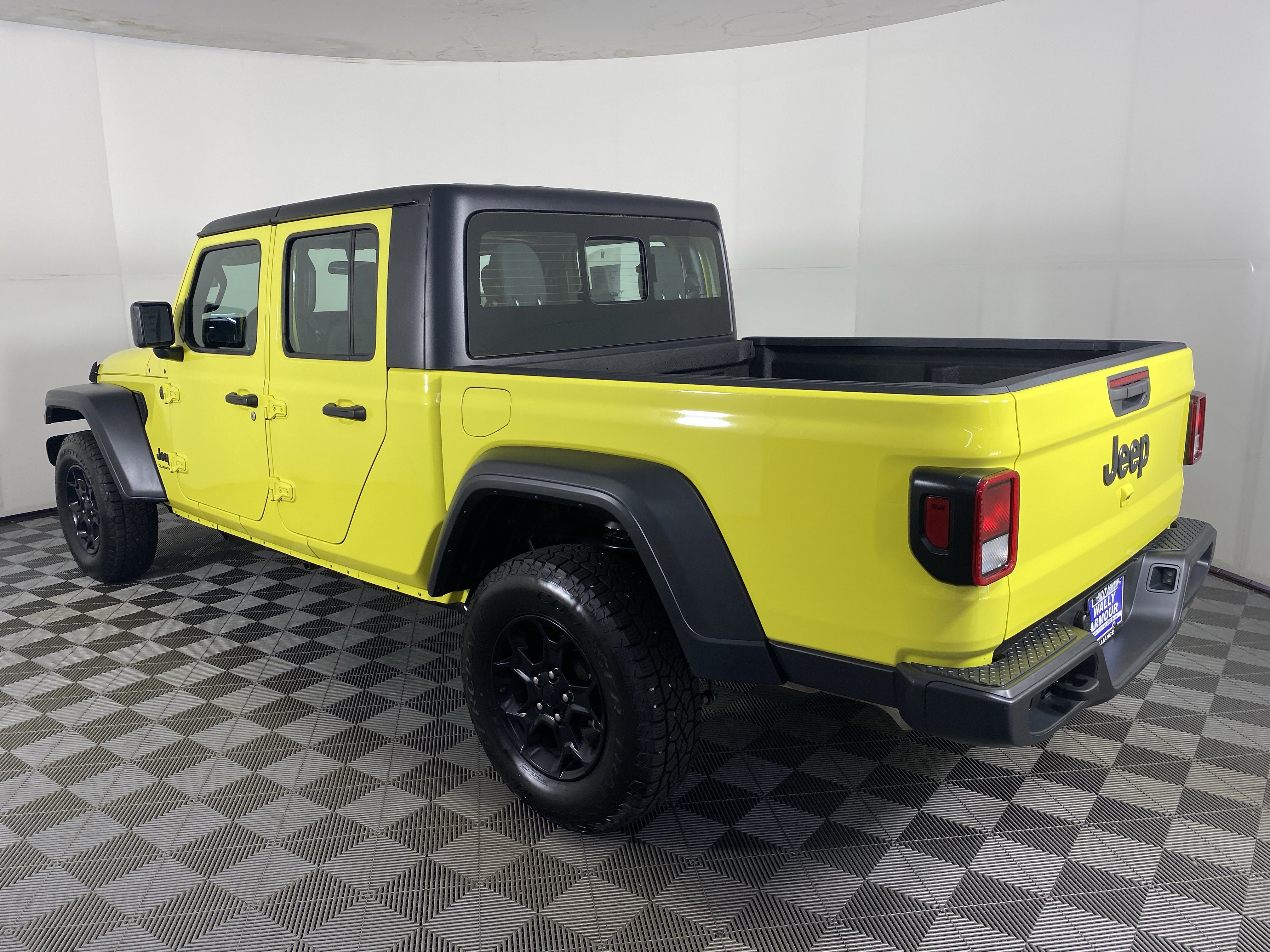 Used 2023 Jeep Gladiator Sport w/ Off Road Group AWD/4WD image 8
