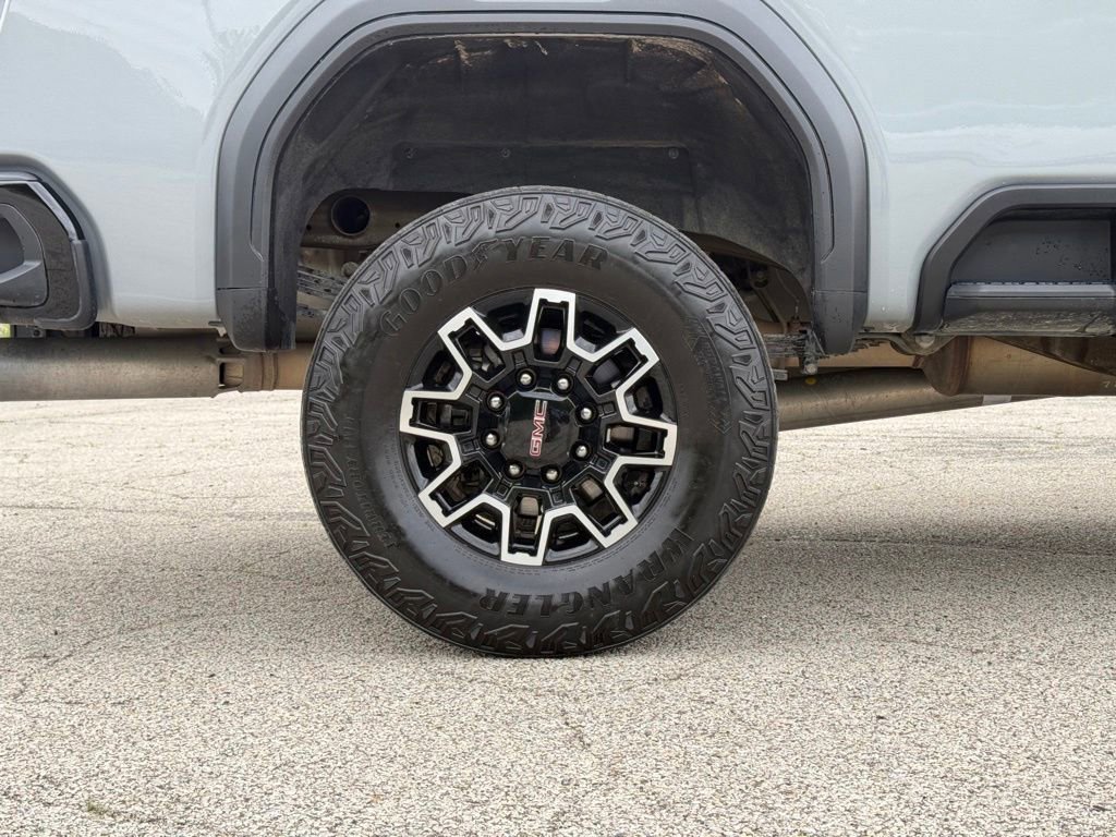 Used 2024 GMC Sierra 2500 AT4X AWD/4WD image 11