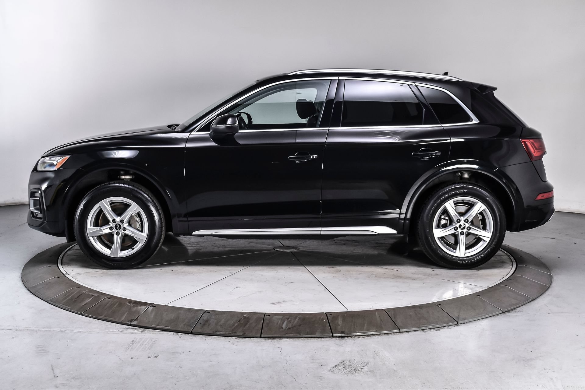 Used 2023 Audi Q5 2.0T Premium AWD/4WD image 3