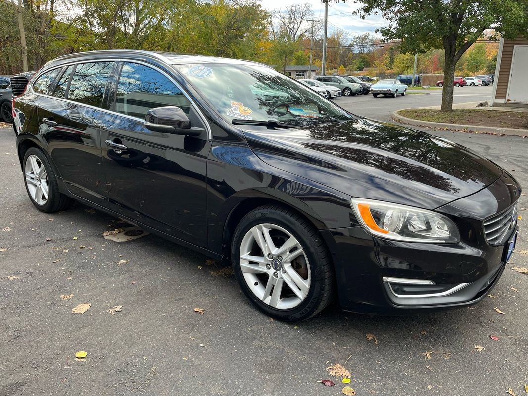 Used 2015 Volvo V60 T5 Platinum image 4
