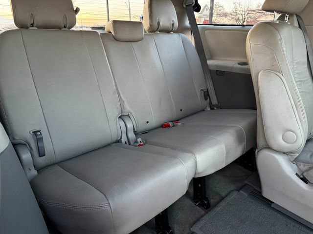 Used 2012 Toyota Sienna XLE AWD/4WD image 20