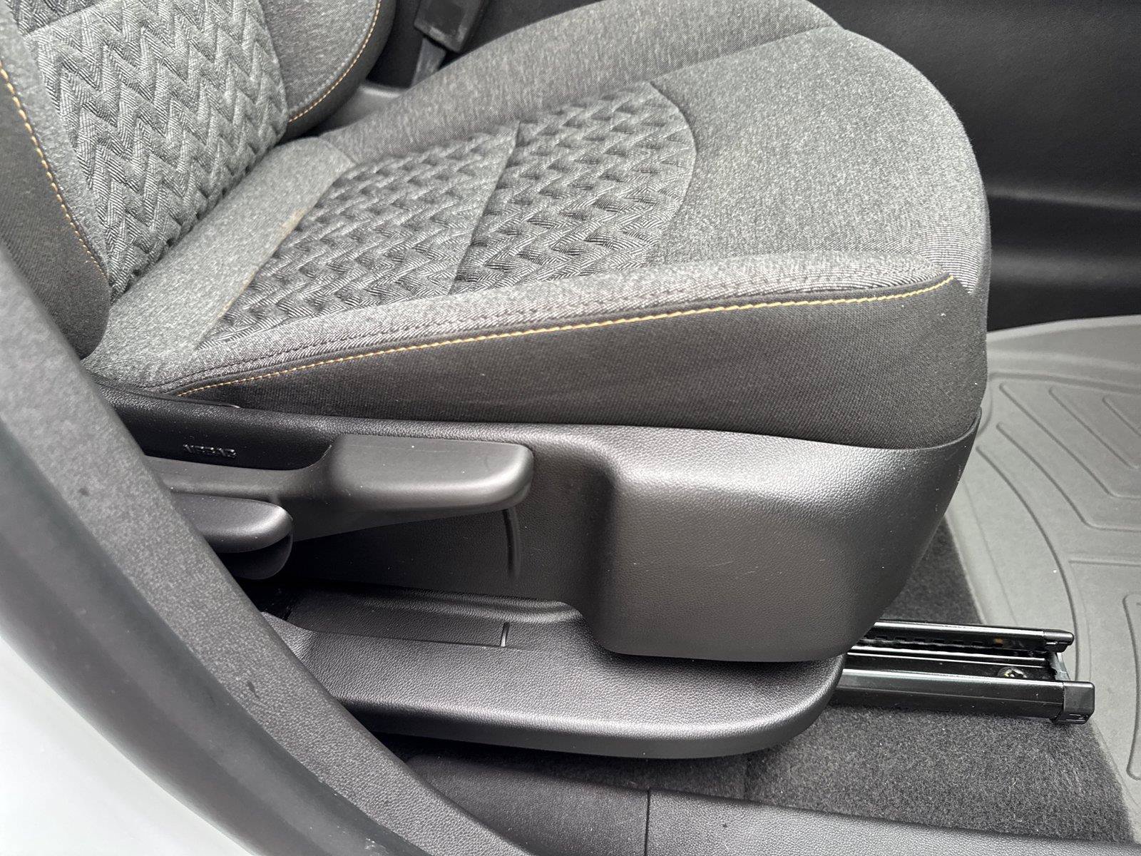 Used 2023 Chevrolet Equinox LT FWD image 17
