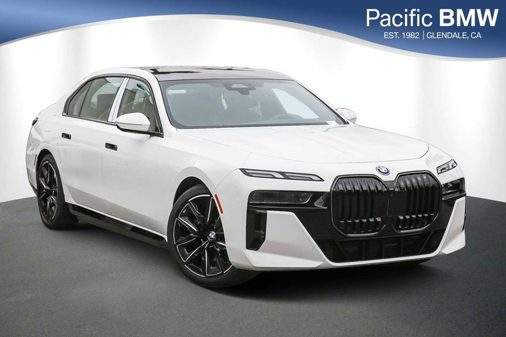 Used 2025 BMW i7 xDrive60 w/ Premium Package image 1