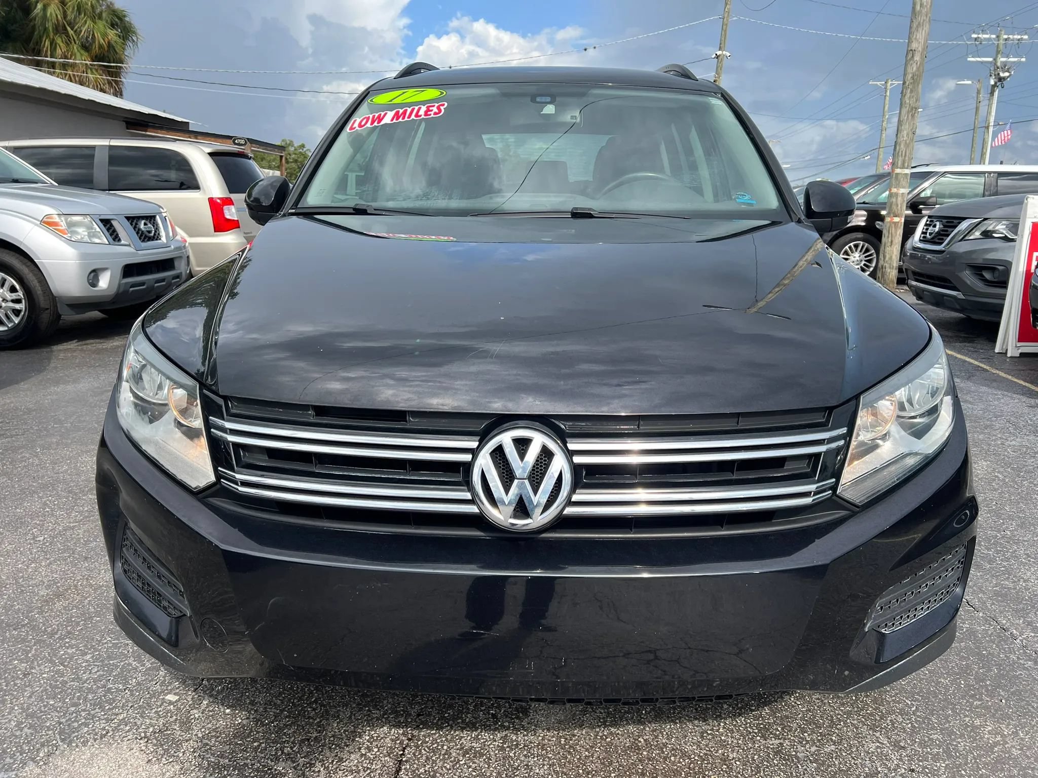 Used 2017 Volkswagen Tiguan S FWD image 3