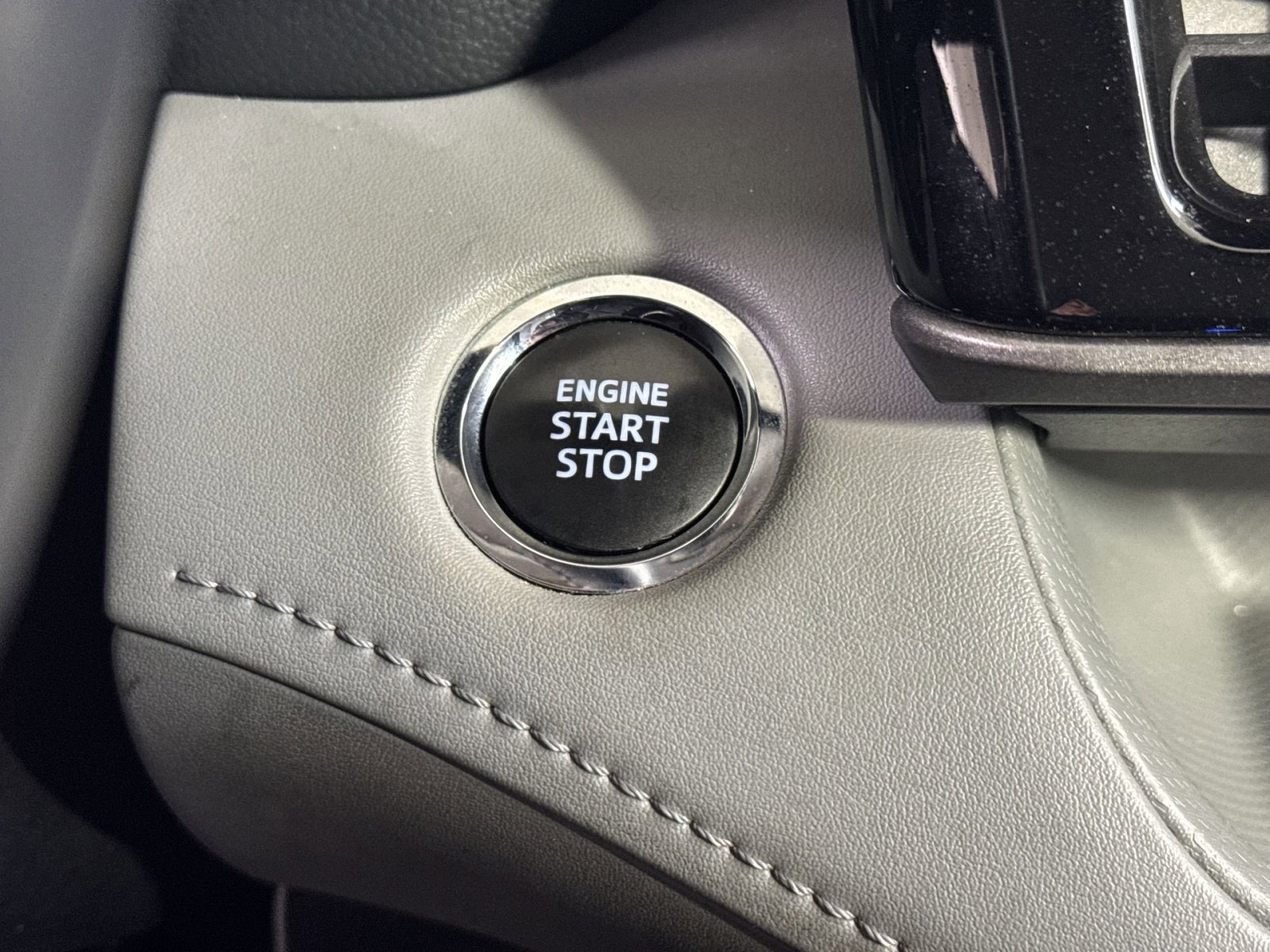 Used 2023 Toyota Highlander LE image 35