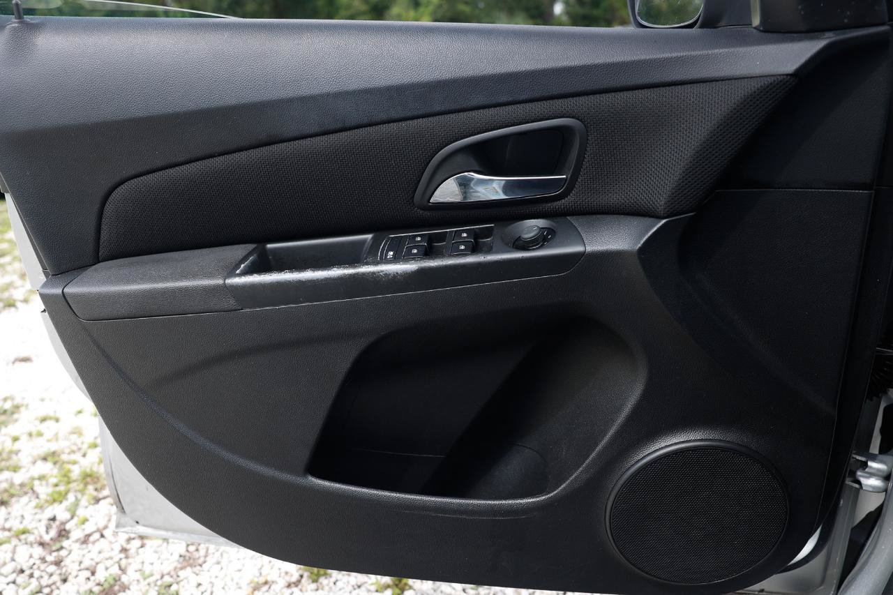 Used 2013 Chevrolet Cruze LT FWD image 39
