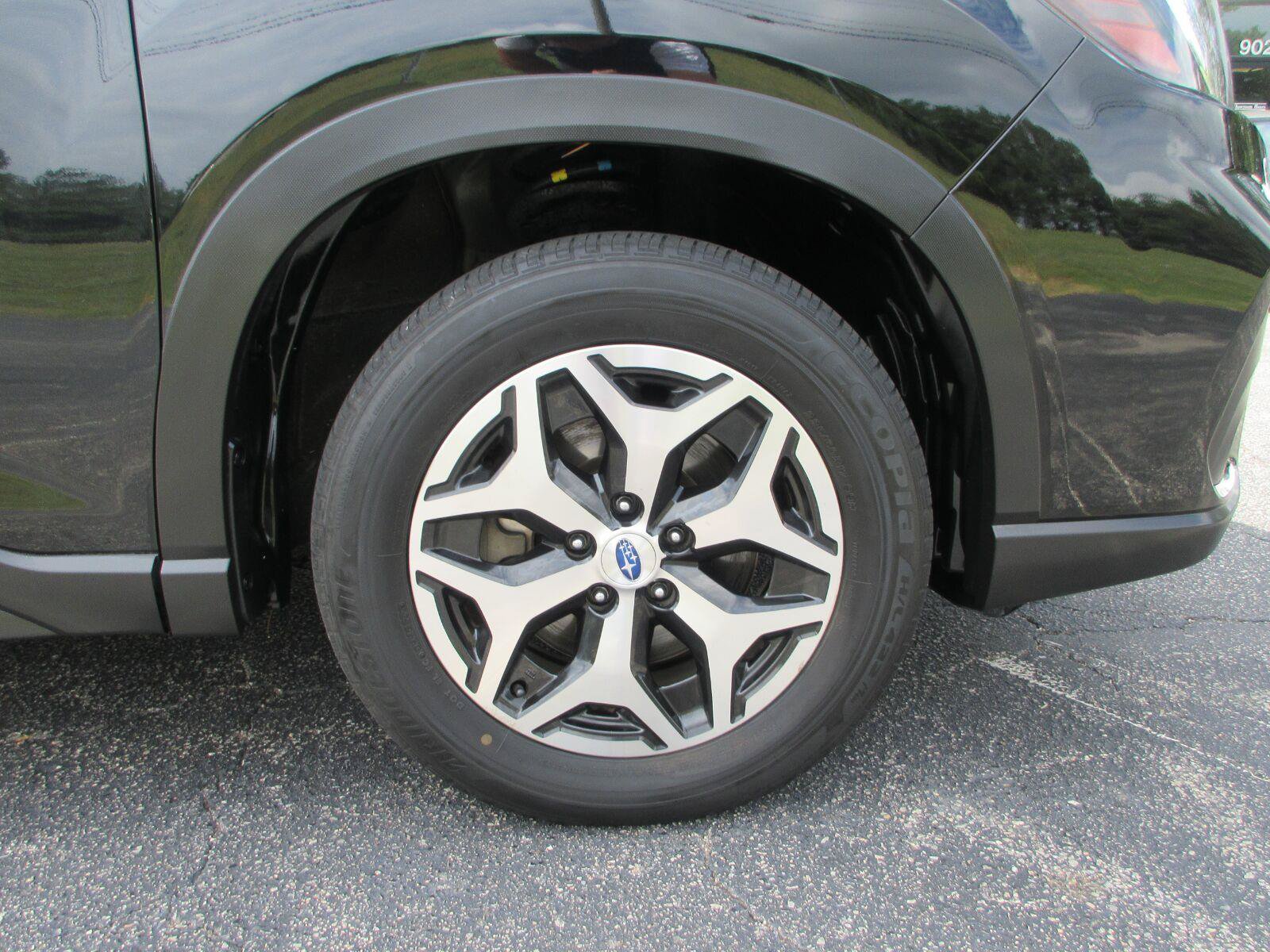 Used 2020 Subaru Forester Premium AWD/4WD image 24