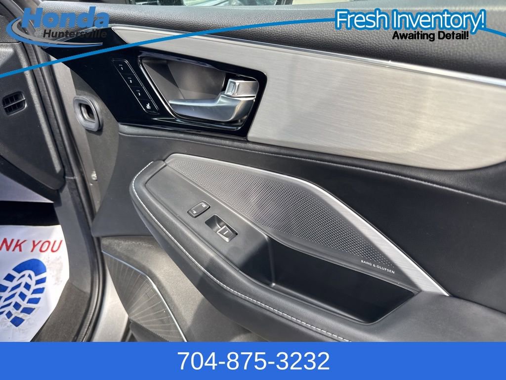 Used 2025 Acura MDX w/ Technology Package image 19