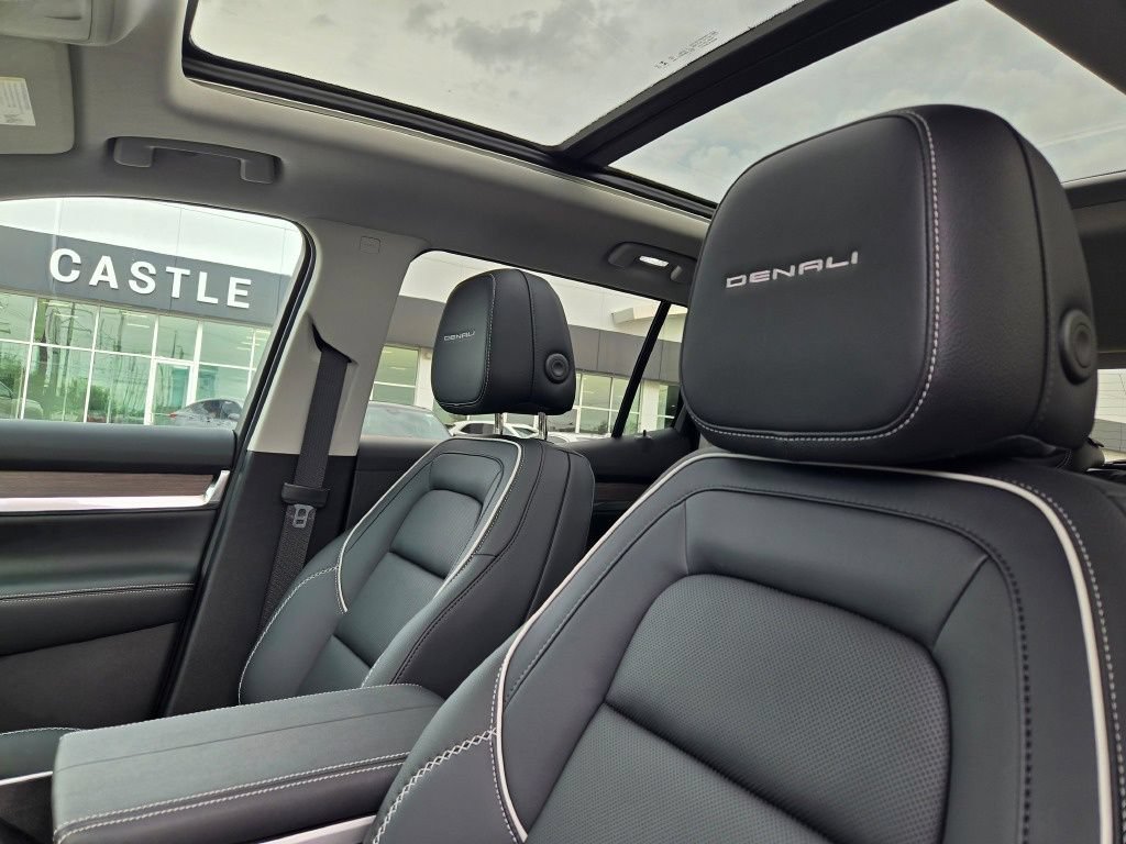 New 2027 GMC Terrain Denali w/ LPO, Floor Liner Package AWD/4WD image 6