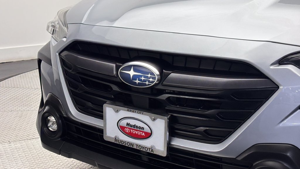 Used 2024 Subaru Outback Premium AWD/4WD image 2