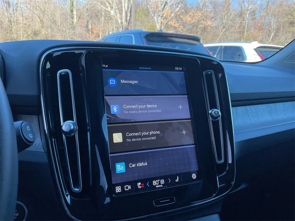 Certified 2023 Volvo XC40 B5 Ultimate w/ Protection Package Premier image 25