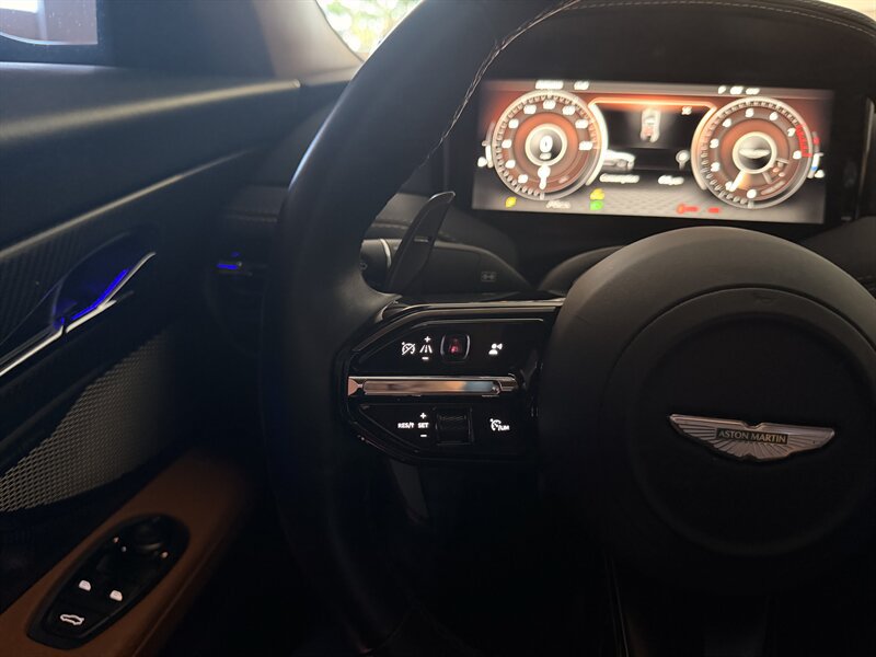 Used 2024 Aston Martin DB12 Coupe RWD image 33