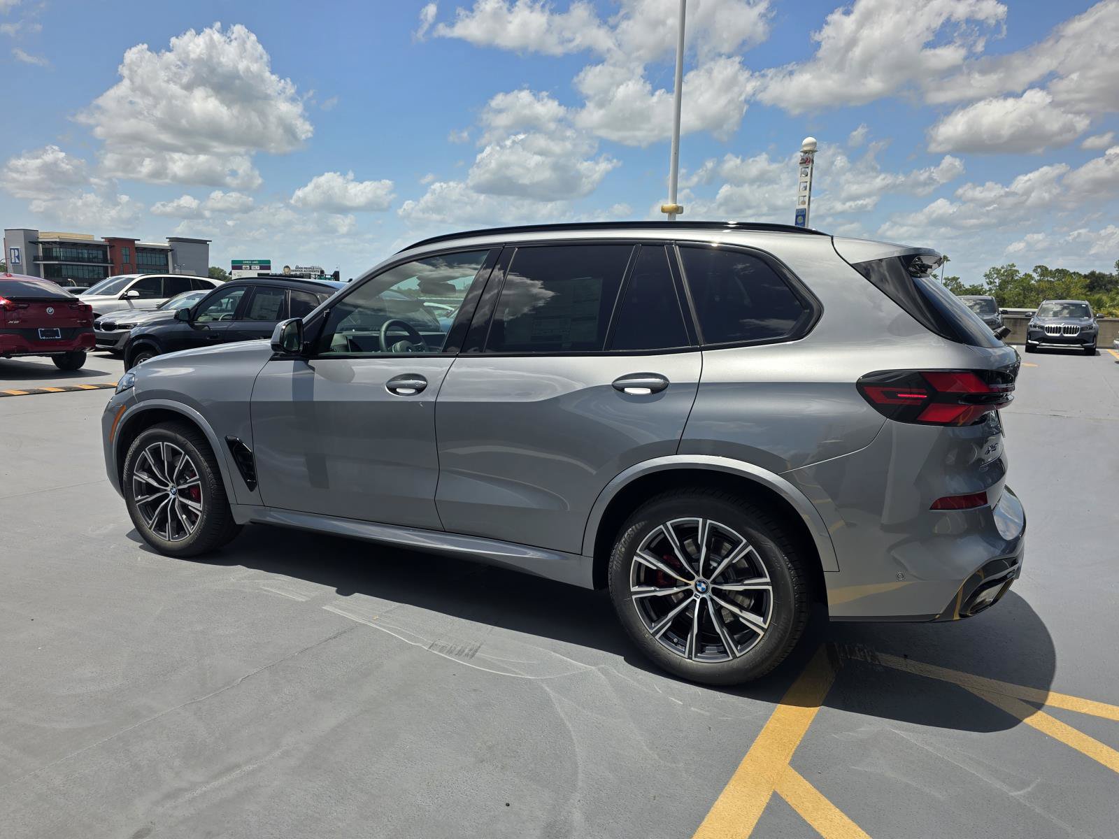New 2026 BMW X5 xDrive40i w/ M Sport Package AWD/4WD image 28