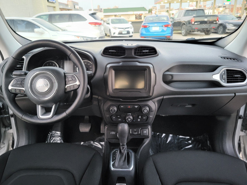 Used 2019 Jeep Renegade Latitude w/ Cold Weather Group AWD/4WD image 25