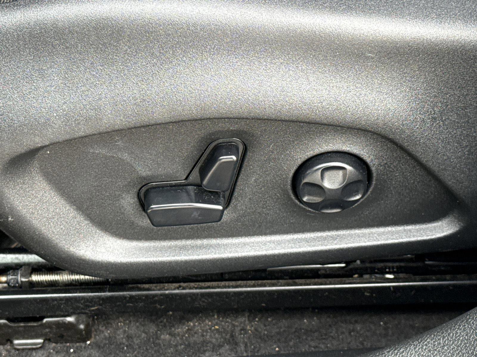 Used 2020 Jeep Compass Limited image 18