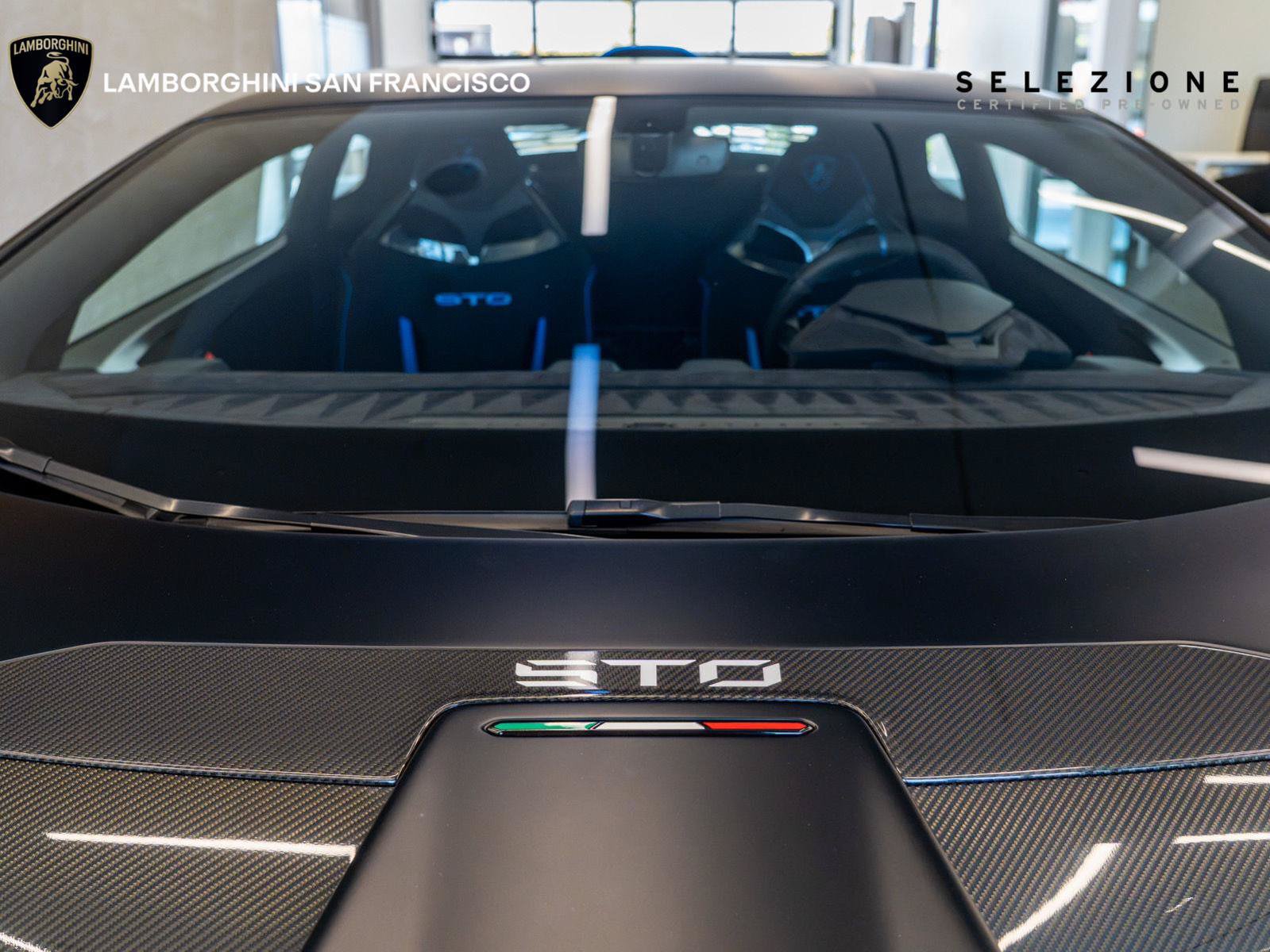 Used 2024 Lamborghini Huracan STO RWD image 21