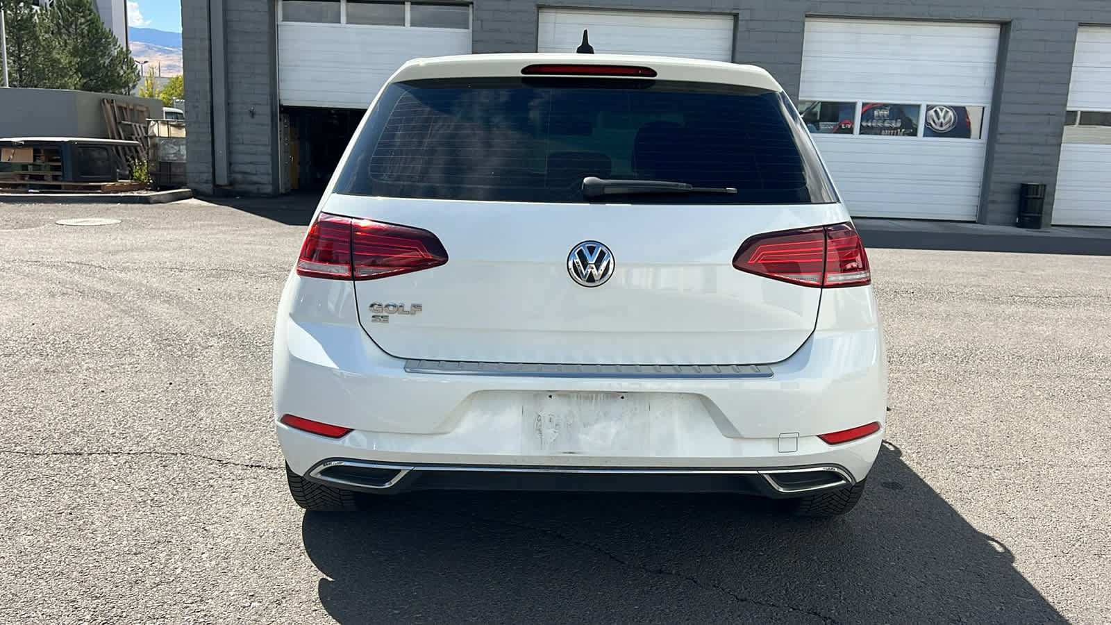 Used 2019 Volkswagen Golf SE FWD image 6