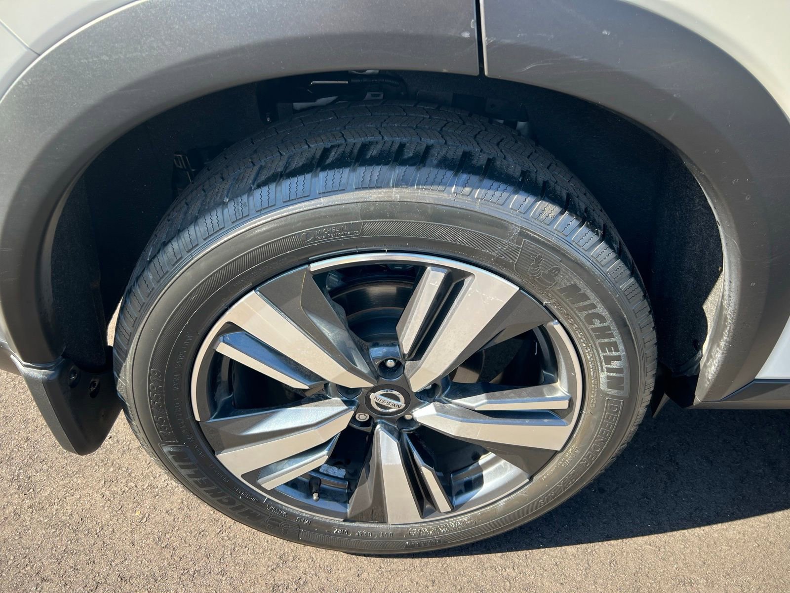 Used 2021 Nissan Rogue Platinum image 14
