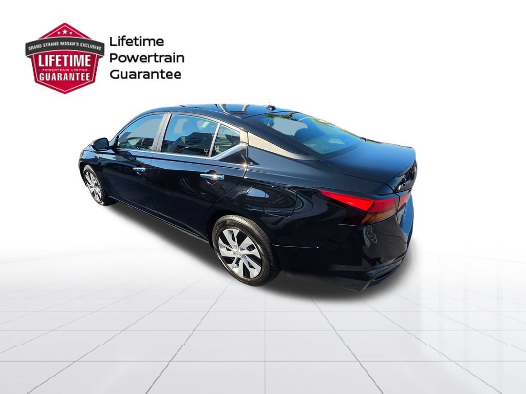 Certified 2025 Nissan Altima 2.5 S FWD image 3
