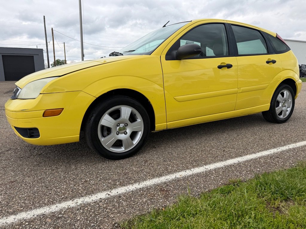 Used 2005 Ford Focus SES FWD image 3