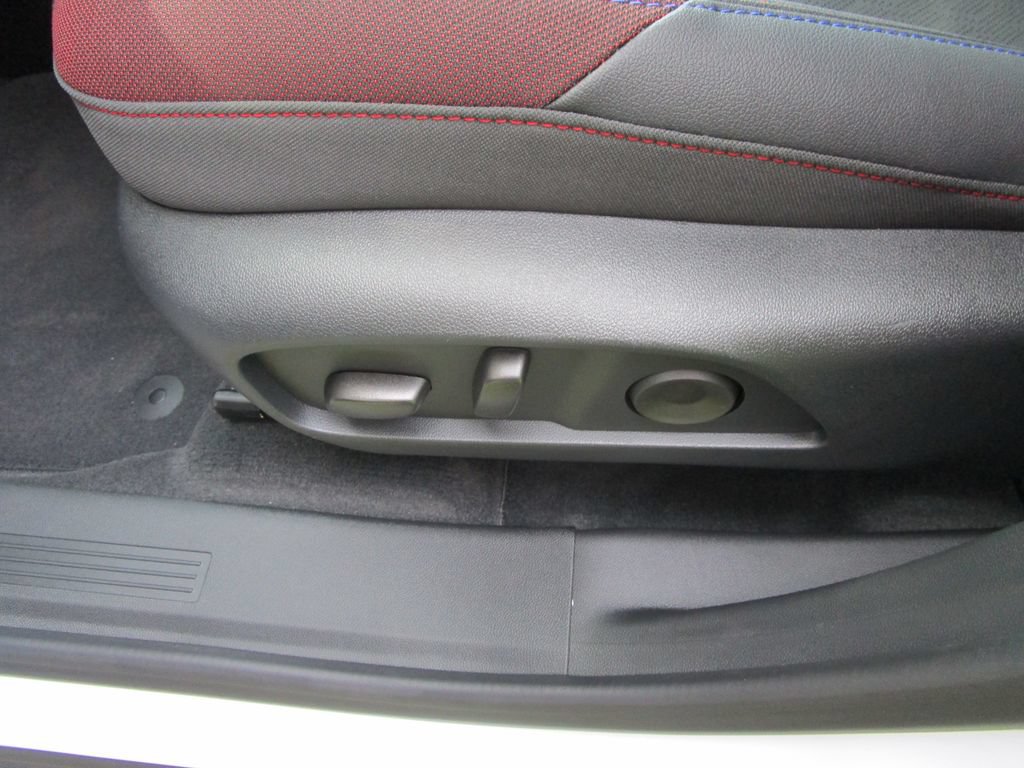 New 2026 Chevrolet Equinox RS w/ Convenience Package III FWD image 23