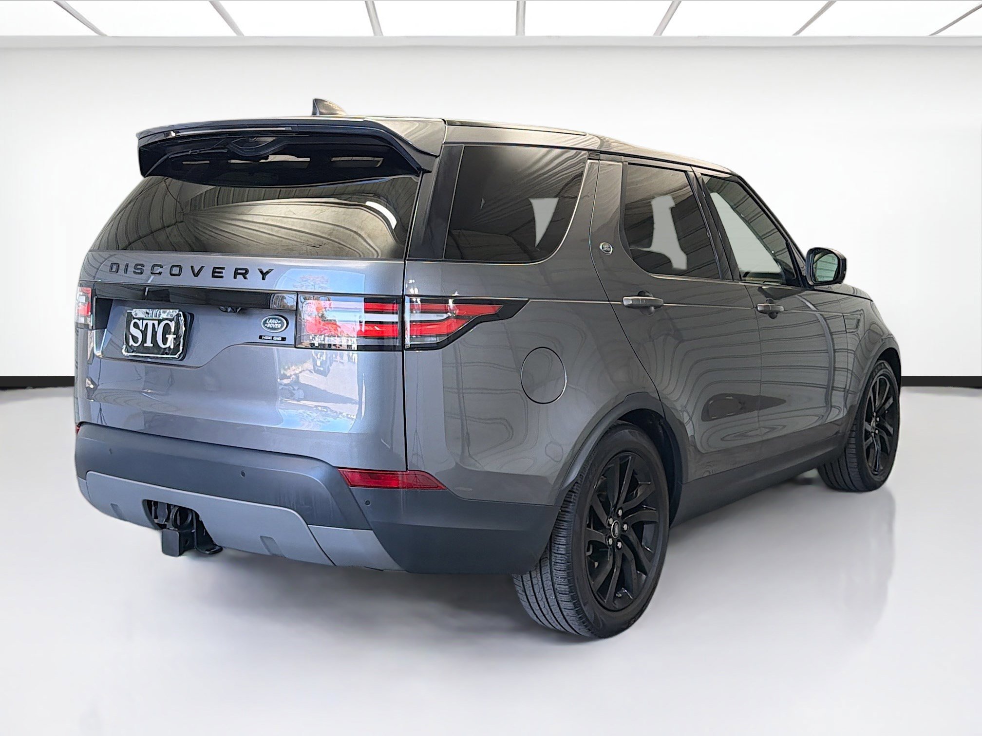 Used 2017 Land Rover Discovery HSE Luxury image 4