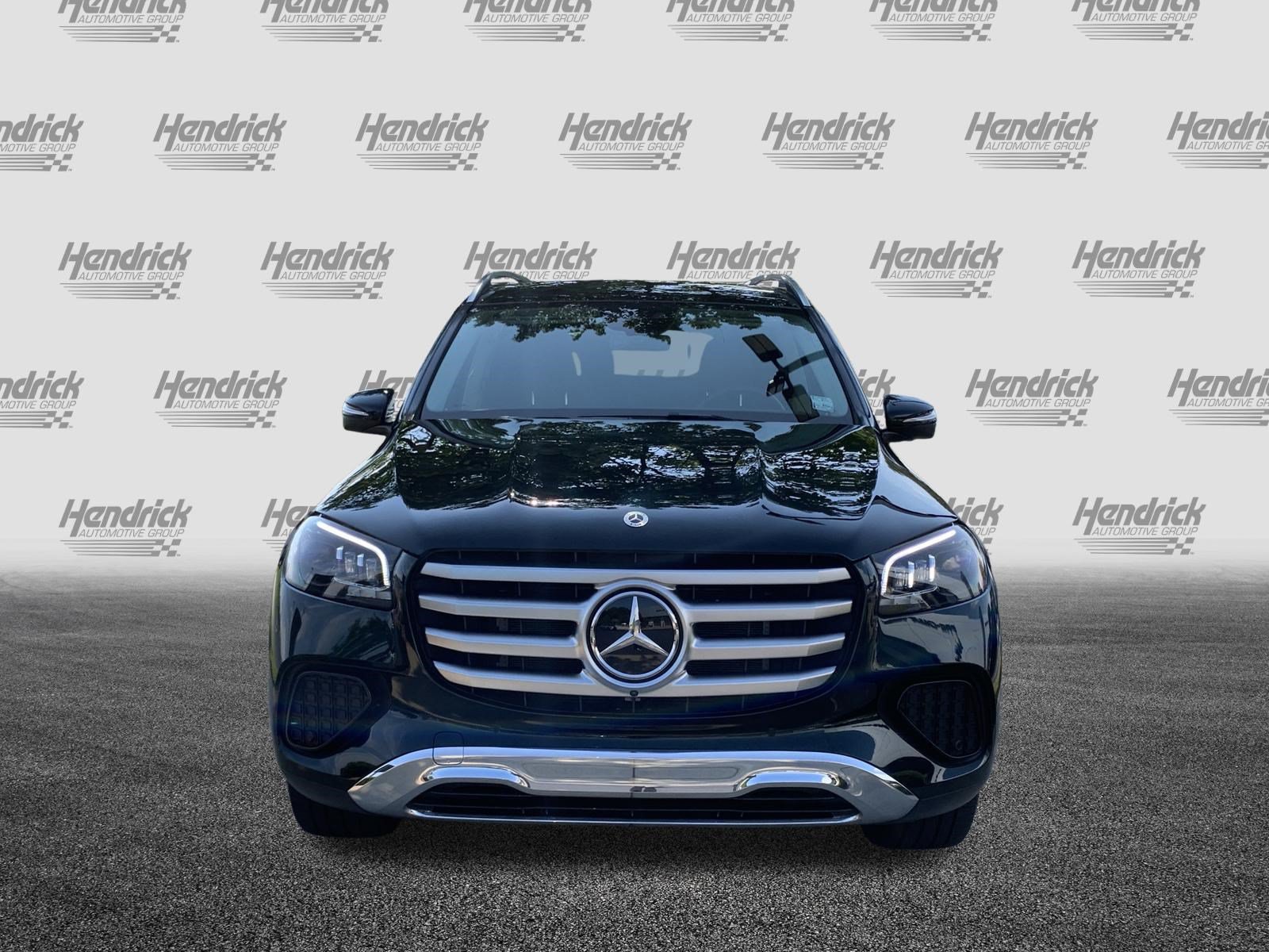Used 2025 Mercedes-Benz GLS 450 4MATIC image 3