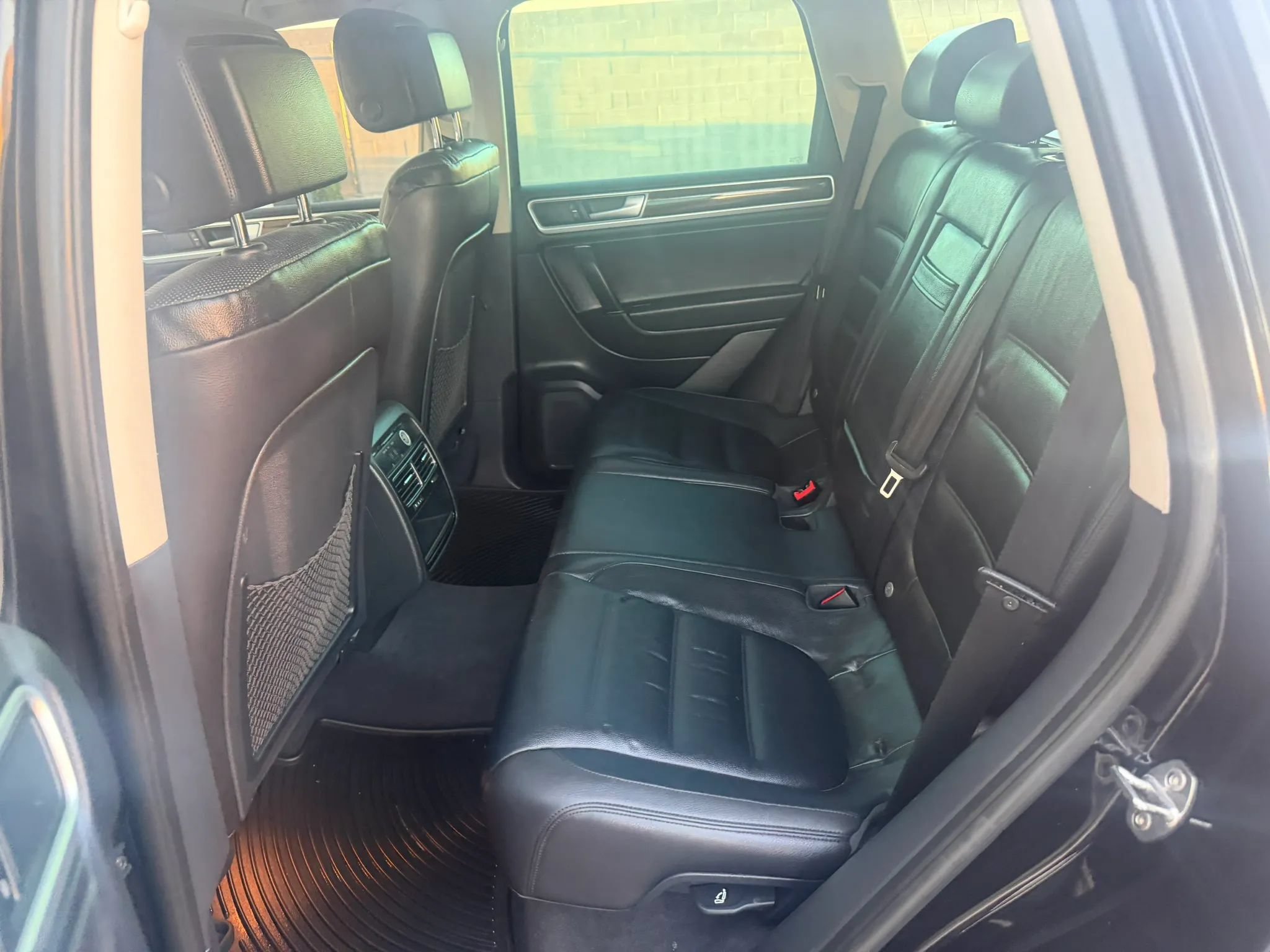 Used 2016 Volkswagen Touareg Sport AWD/4WD image 21