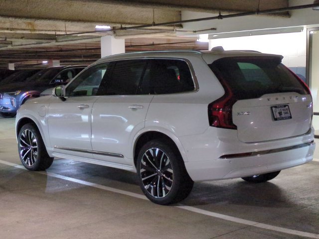 New 2026 Volvo XC90 T8 Plus w/ Protection Package AWD/4WD image 5