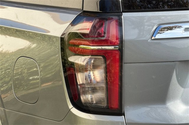 Used 2024 Chevrolet Suburban LT image 46