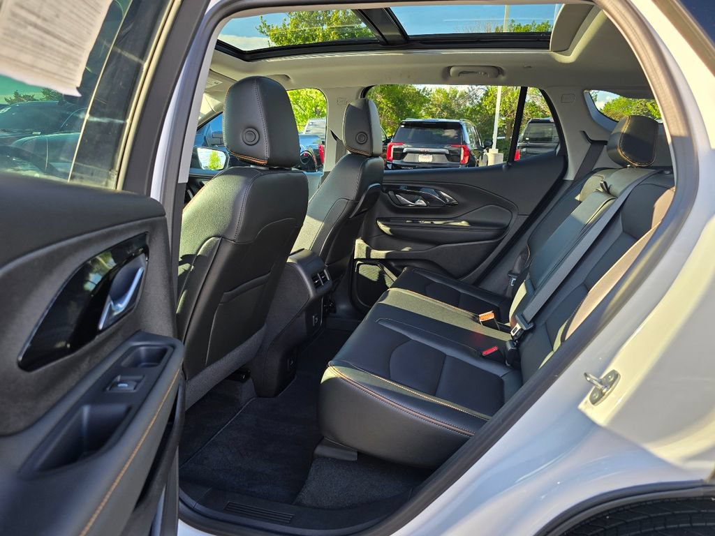 Used 2024 GMC Terrain AT4 AWD/4WD image 25
