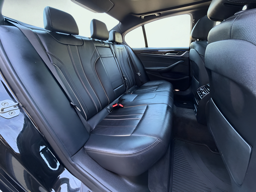 Used 2018 BMW 530e xDrive AWD/4WD image 28