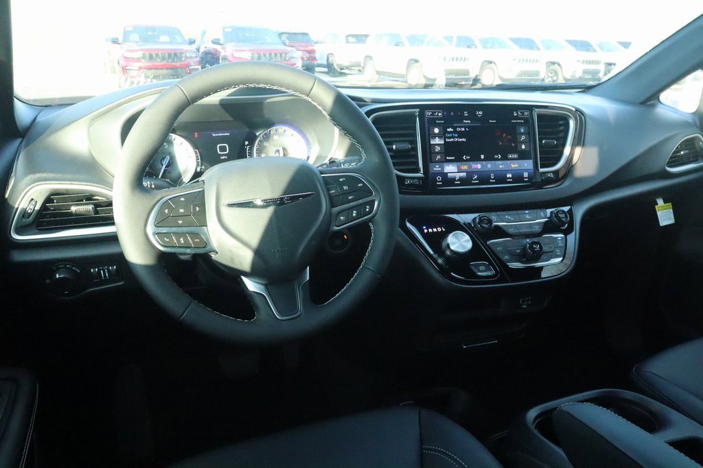 New 2026 Chrysler Voyager LX image 2