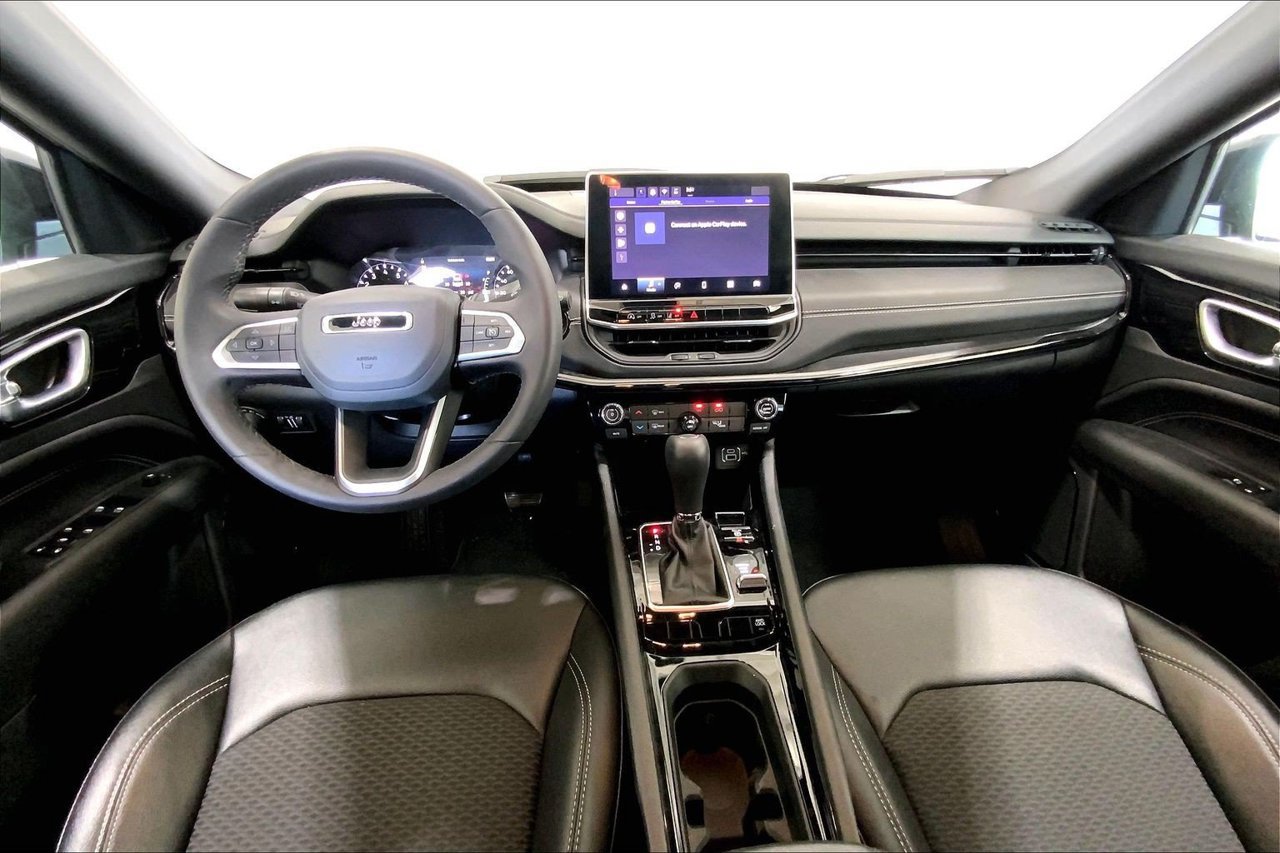 Used 2024 Jeep Compass Latitude w/ Altitude Special Edition AWD/4WD image 14