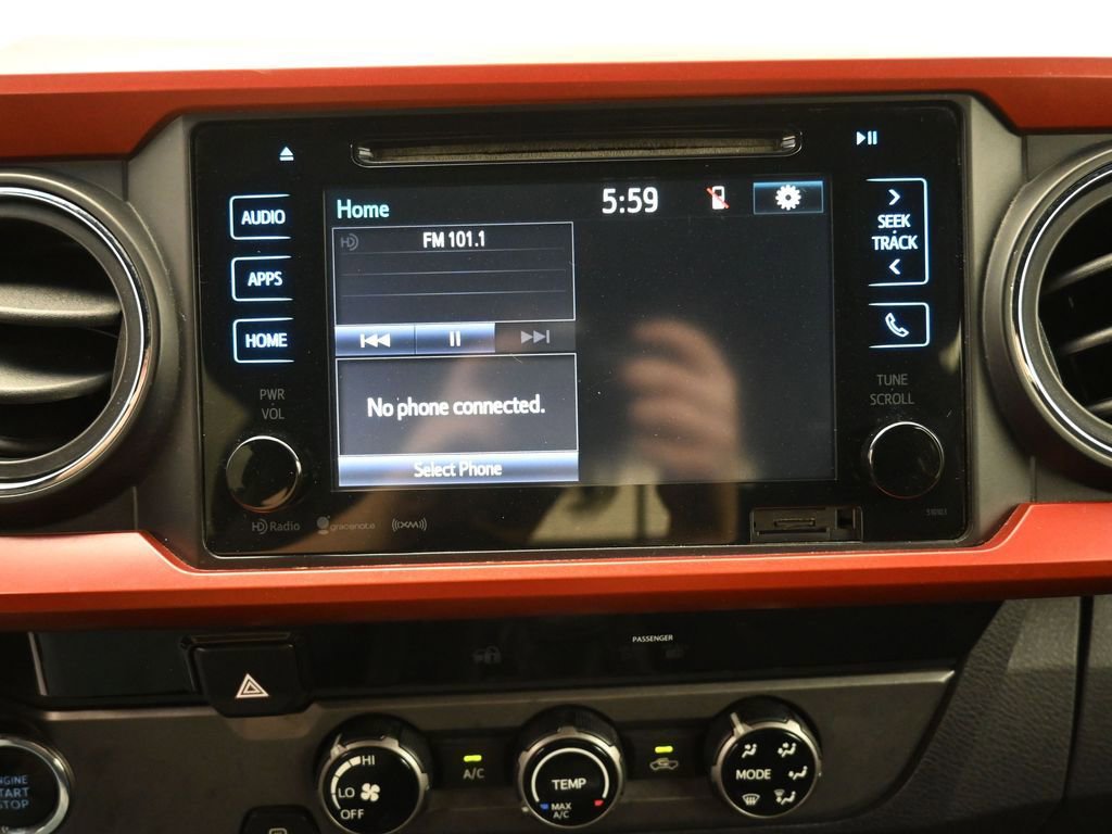 Used 2017 Toyota Tacoma TRD Sport w/ Tow Package image 9