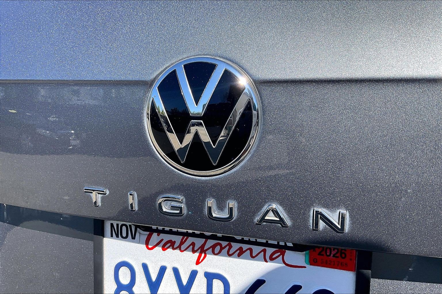 Used 2022 Volkswagen Tiguan SE R-Line FWD image 7