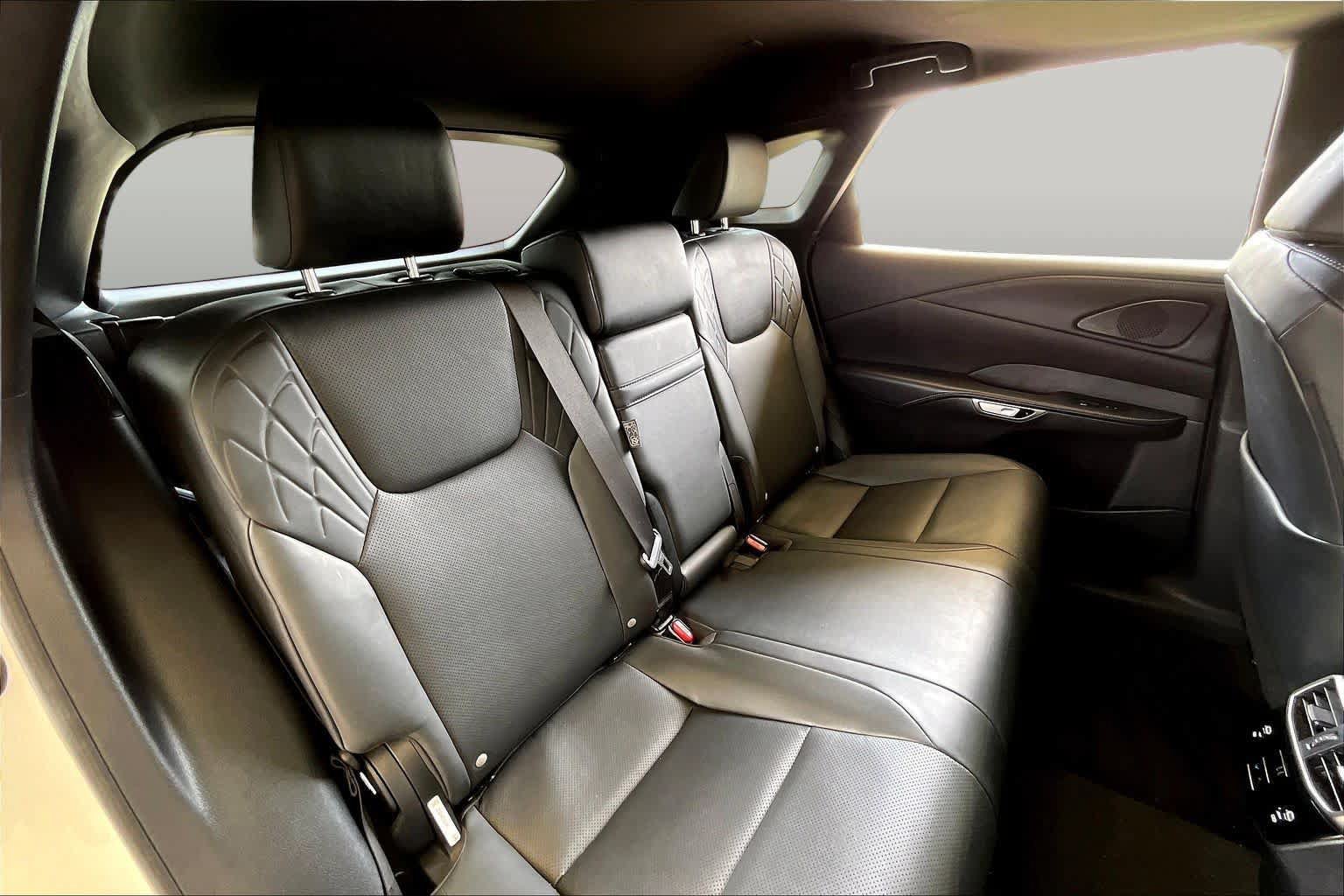 Used 2024 Lexus RX 350 Premium w/ Accessory Package (Z1) FWD image 17