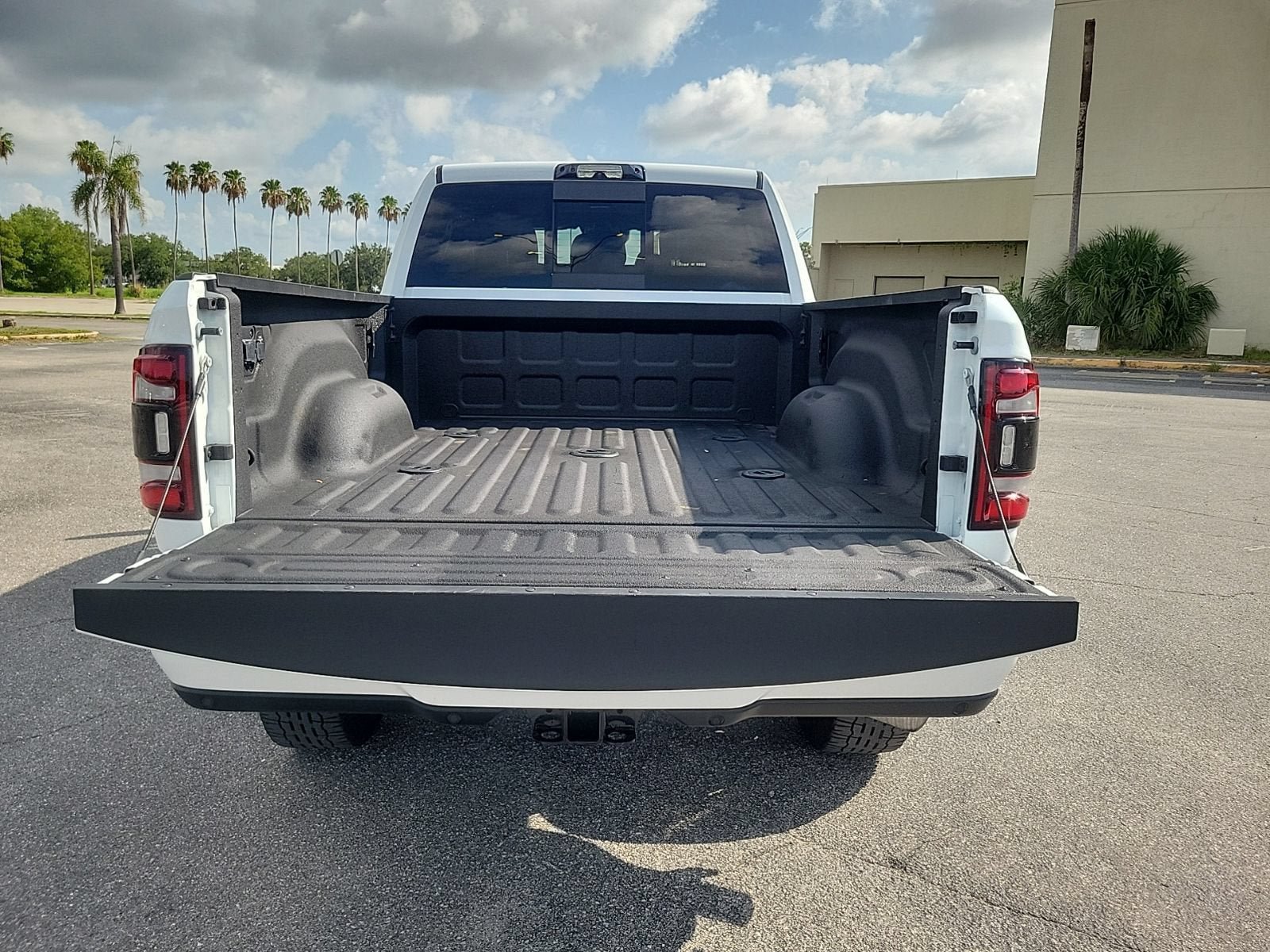 Used 2024 RAM 2500 Limited AWD/4WD image 8