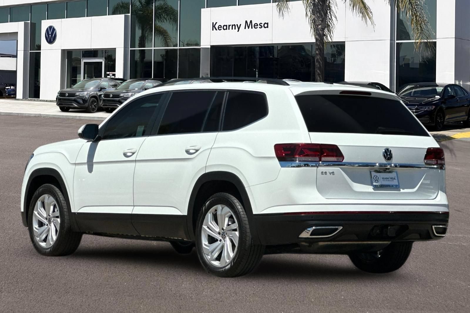 Used 2023 Volkswagen Atlas SE w/ Panoramic Sunroof Package FWD image 6
