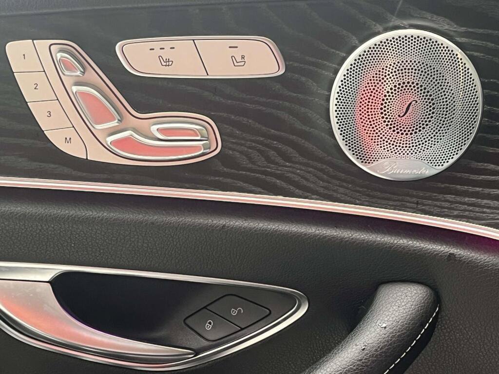 Certified 2018 Mercedes-Benz E 300 4MATIC image 28