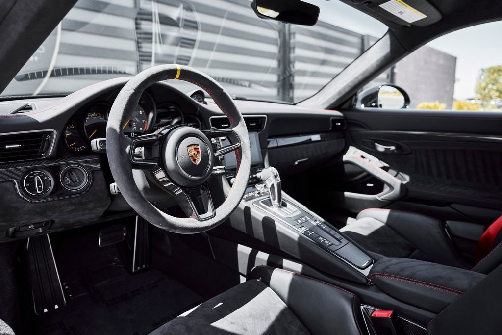 Used 2018 Porsche 911 GT2 RS RWD image 2