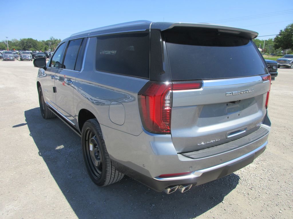 New 2026 GMC Yukon XL Denali w/ Denali Reserve Package AWD/4WD image 6
