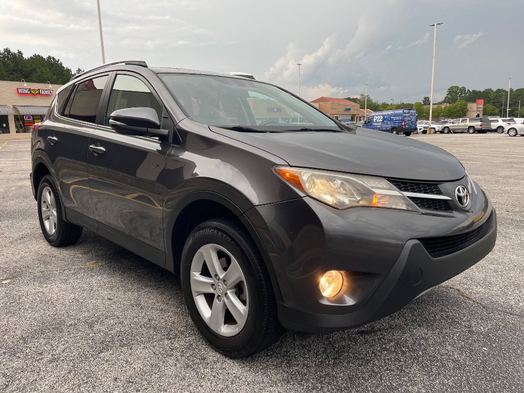 Used 2013 Toyota RAV4 XLE FWD image 5