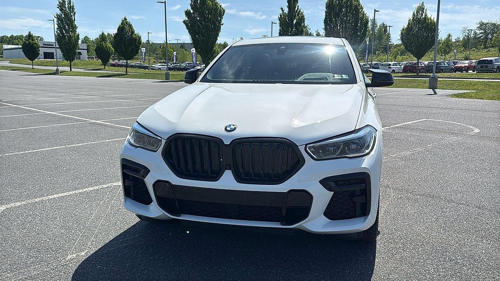 Used 2022 BMW X6 xDrive40i w/ Executive Package AWD/4WD image 14